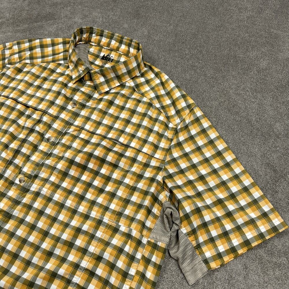 REI Co op Sahara Shirt Mens XL Yellow Button Up Pocket Outdoor Vented Fishing